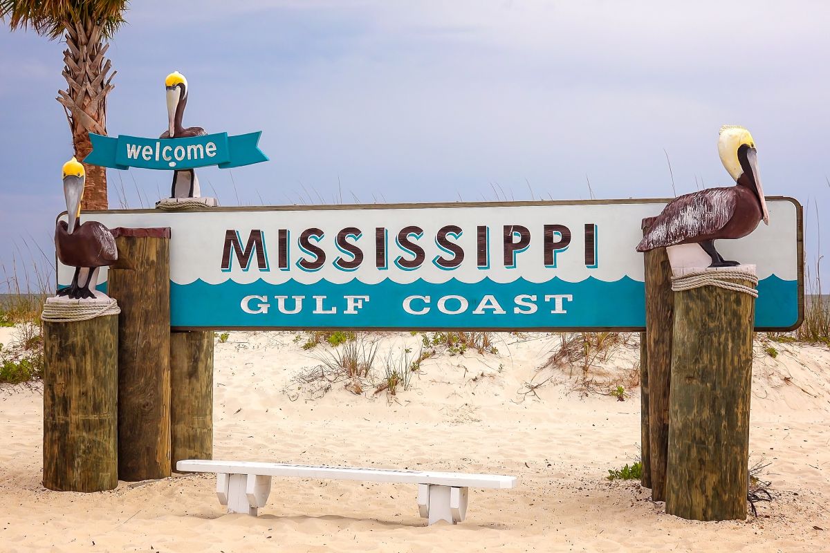 A sign welcoming visitors to the Mississippi Gulf Coast