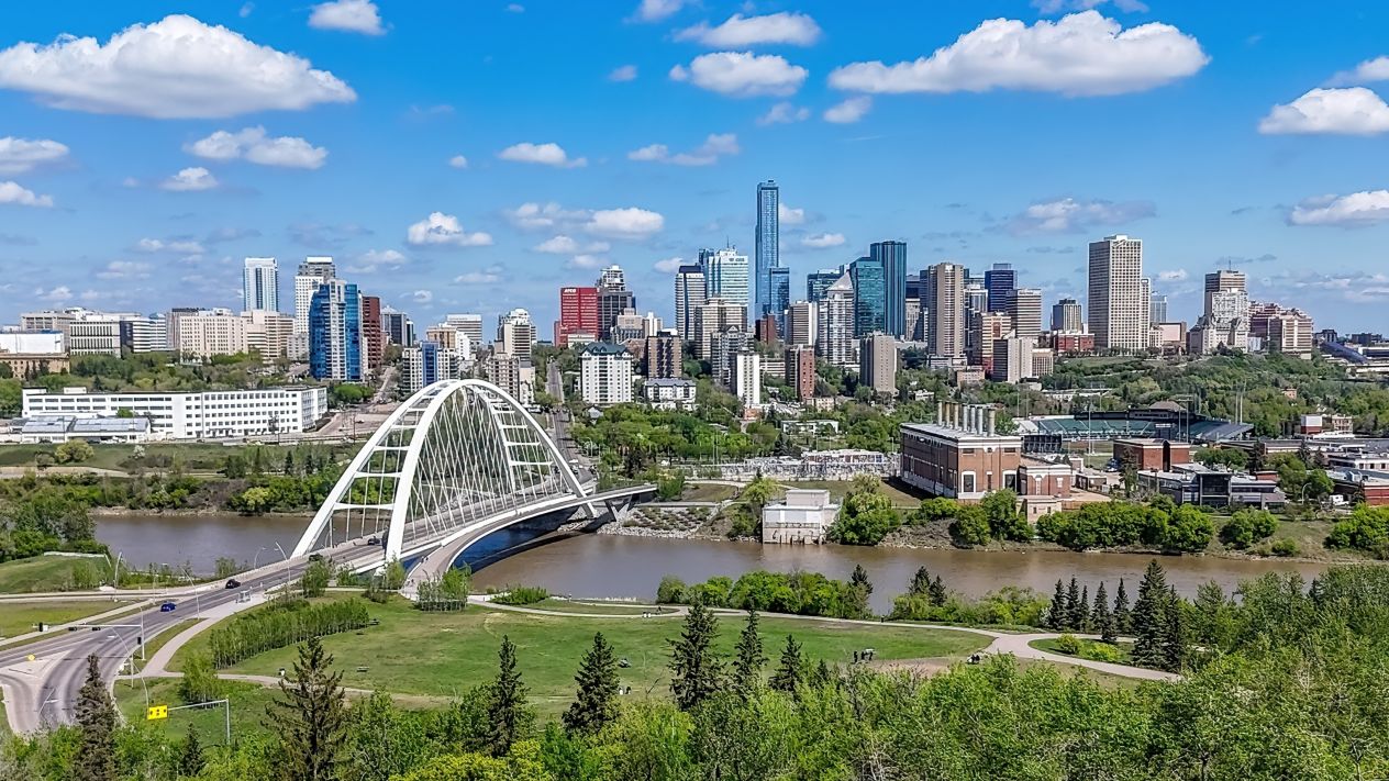 A wide shot of the skyline of Edmonton, Alberta
