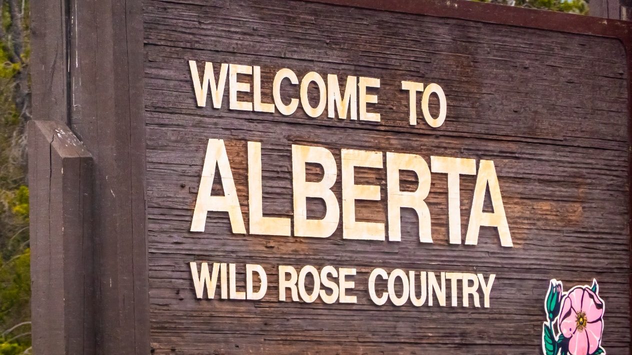 Sign that reads 'welcome to Alberta'